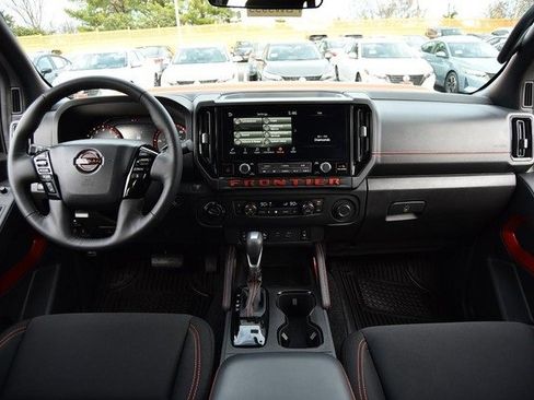 Certified 2025 Nissan Frontier PRO-4X w/ Pro Convenience Package image 9