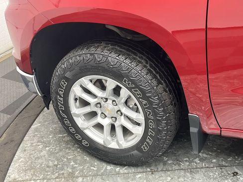 Used 2024 Chevrolet Silverado 1500 LT image 34