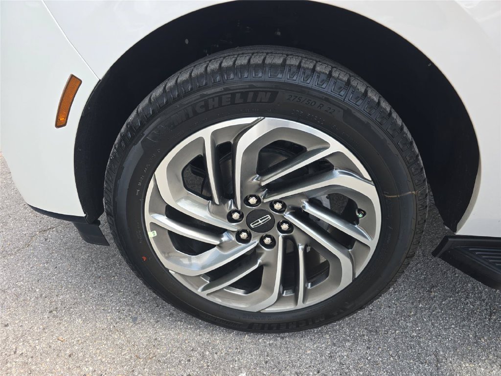 New 2026 Lincoln Navigator Premiere AWD/4WD image 25