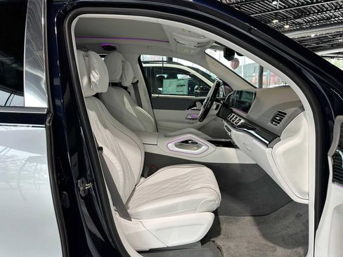 New 2025 Mercedes-Benz Maybach GLS 600 4MATIC image 10