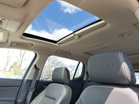 Used 2017 GMC Acadia Denali AWD/4WD image 12