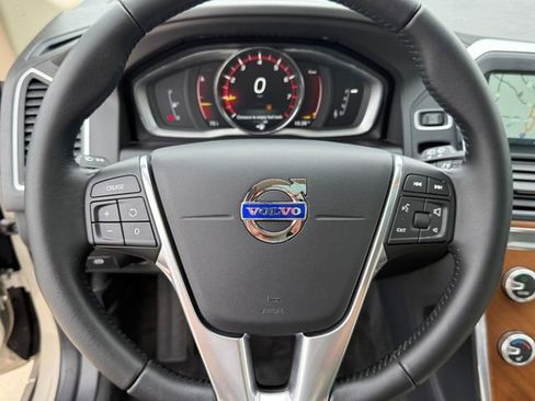 Used 2017 Volvo XC60 T5 Inscription w/ Preferred Option Package AWD/4WD image 15