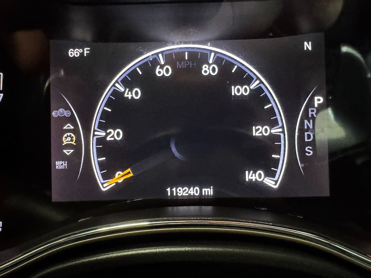 Used 2015 Jeep Grand Cherokee Limited AWD/4WD image 32