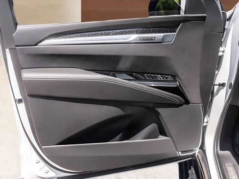 Certified 2025 Cadillac Escalade V AWD/4WD image 24