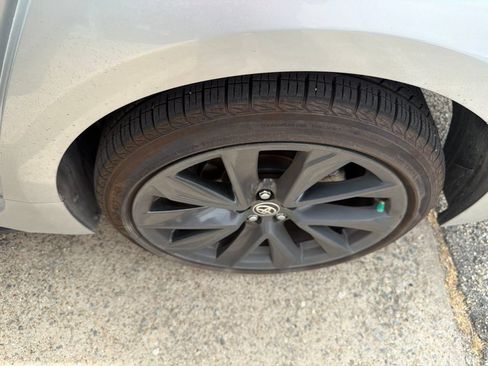 Used 2024 Toyota Corolla SE FWD image 8
