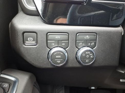 New 2026 GMC Sierra 1500 Elevation AWD/4WD image 17