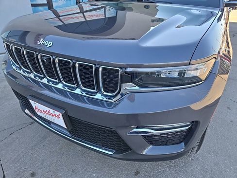 Used 2022 Jeep Grand Cherokee Limited 4xe w/ Luxury Tech Group II AWD/4WD image 17