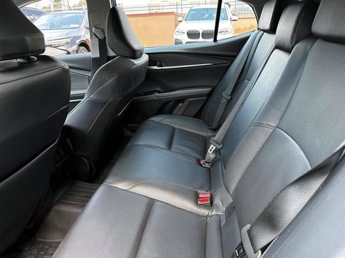 Used 2025 Toyota Camry XLE FWD image 16