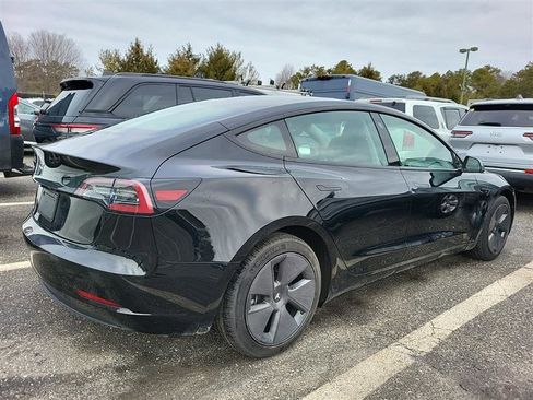 Used 2023 Tesla Model 3 Standard Range image 9