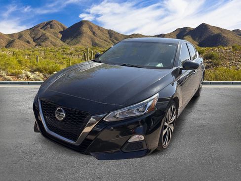 Used 2019 Nissan Altima 2.5 SR FWD image 2