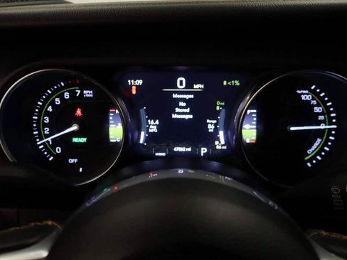Used 2021 Jeep Wrangler Unlimited Sahara AWD/4WD image 29