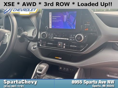 Used 2023 Toyota Highlander XSE image 18
