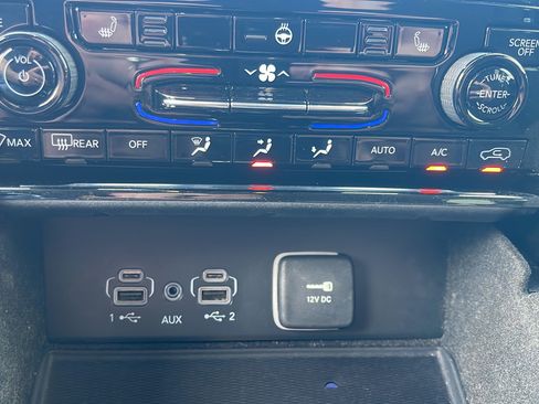 Used 2022 Jeep Grand Cherokee L Laredo w/ Luxury Tech Group I AWD/4WD image 23