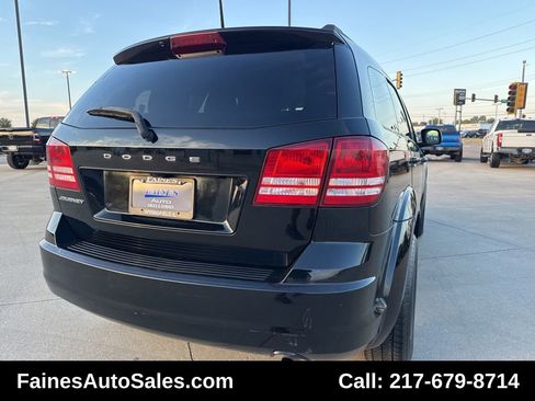 Used 2019 Dodge Journey SE image 17