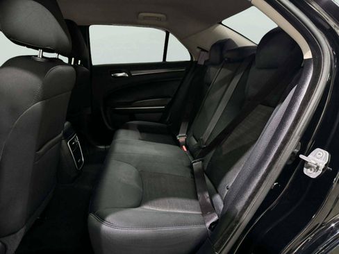 Used 2022 Chrysler 300 Touring w/ Sport Appearance Package RWD image 36