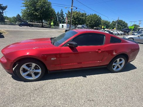 Used 2010 Ford Mustang GT image 6