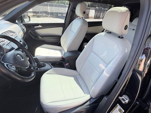Used 2021 Volkswagen Tiguan SE R-Line FWD image 8