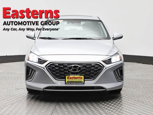 Used 2022 Hyundai Ioniq SEL FWD image 2