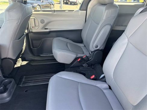 Used 2024 Toyota Sienna XLE image 12