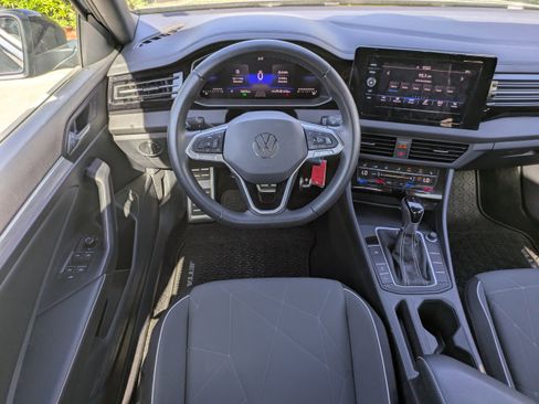 Certified 2025 Volkswagen Jetta Sport FWD image 14