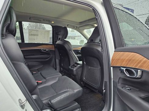 New 2025 Volvo XC90 B6 Plus w/ Protection Package Premier image 14