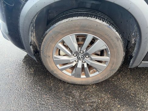 Used 2025 Nissan Pathfinder SV FWD image 12