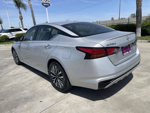 Used 2024 Nissan Altima 2.5 SV FWD image 6