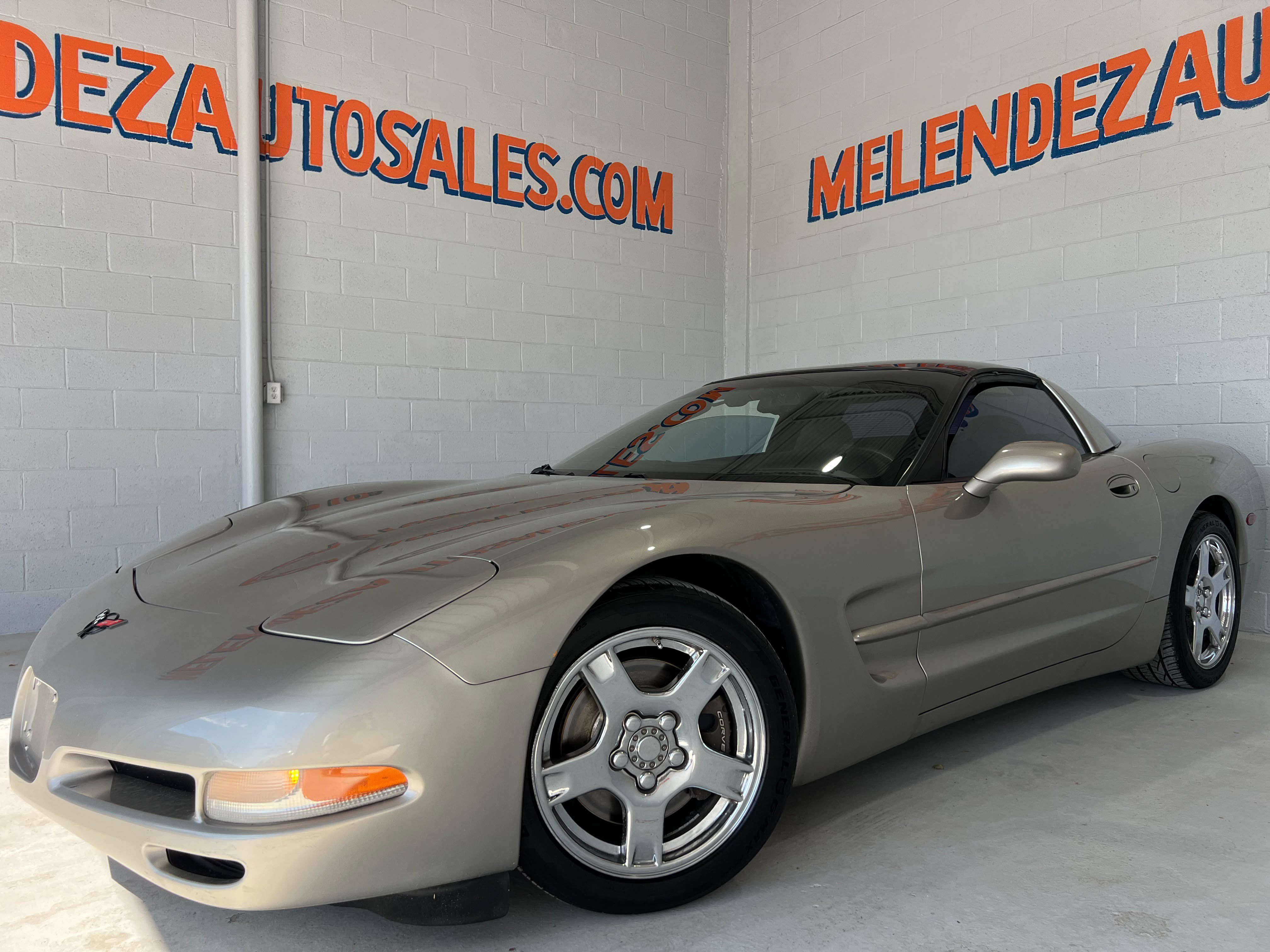 Used 1998 Chevrolet Corvette Coupe w/ Roof Pkg RWD image 1