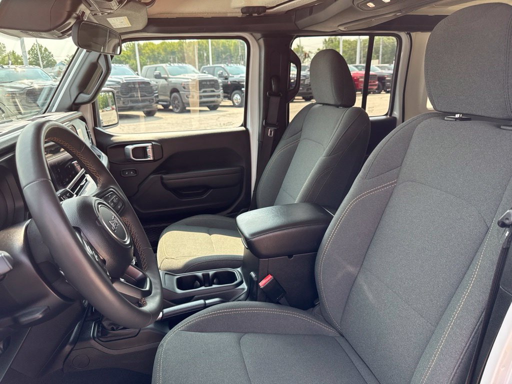 Used 2024 Jeep Wrangler Unlimited Sport AWD/4WD image 42