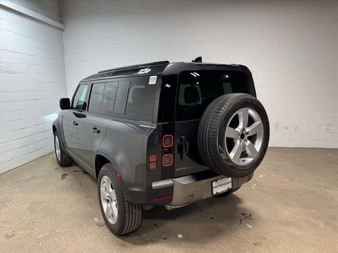 Used 2026 Land Rover Defender 110 S image 9