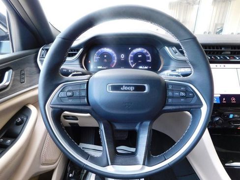 New 2025 Jeep Grand Cherokee L Limited w/ Luxury Tech Group II image 20