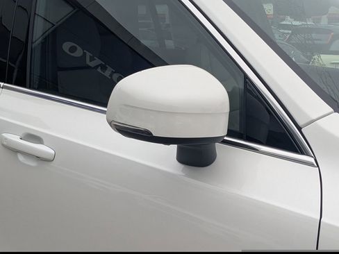 New 2026 Volvo XC90 T8 Plus w/ Protection Package Premier AWD/4WD image 12