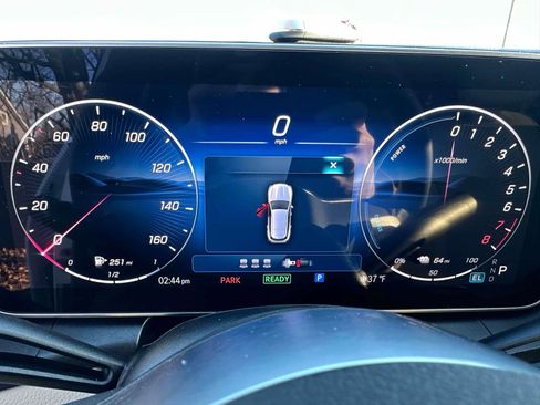 Used 2025 Mercedes-Benz GLC 350e 4MATIC image 21