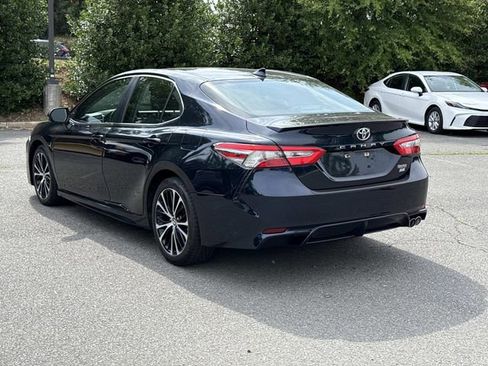 Used 2019 Toyota Camry SE w/ Carpet Mat Package FWD image 4
