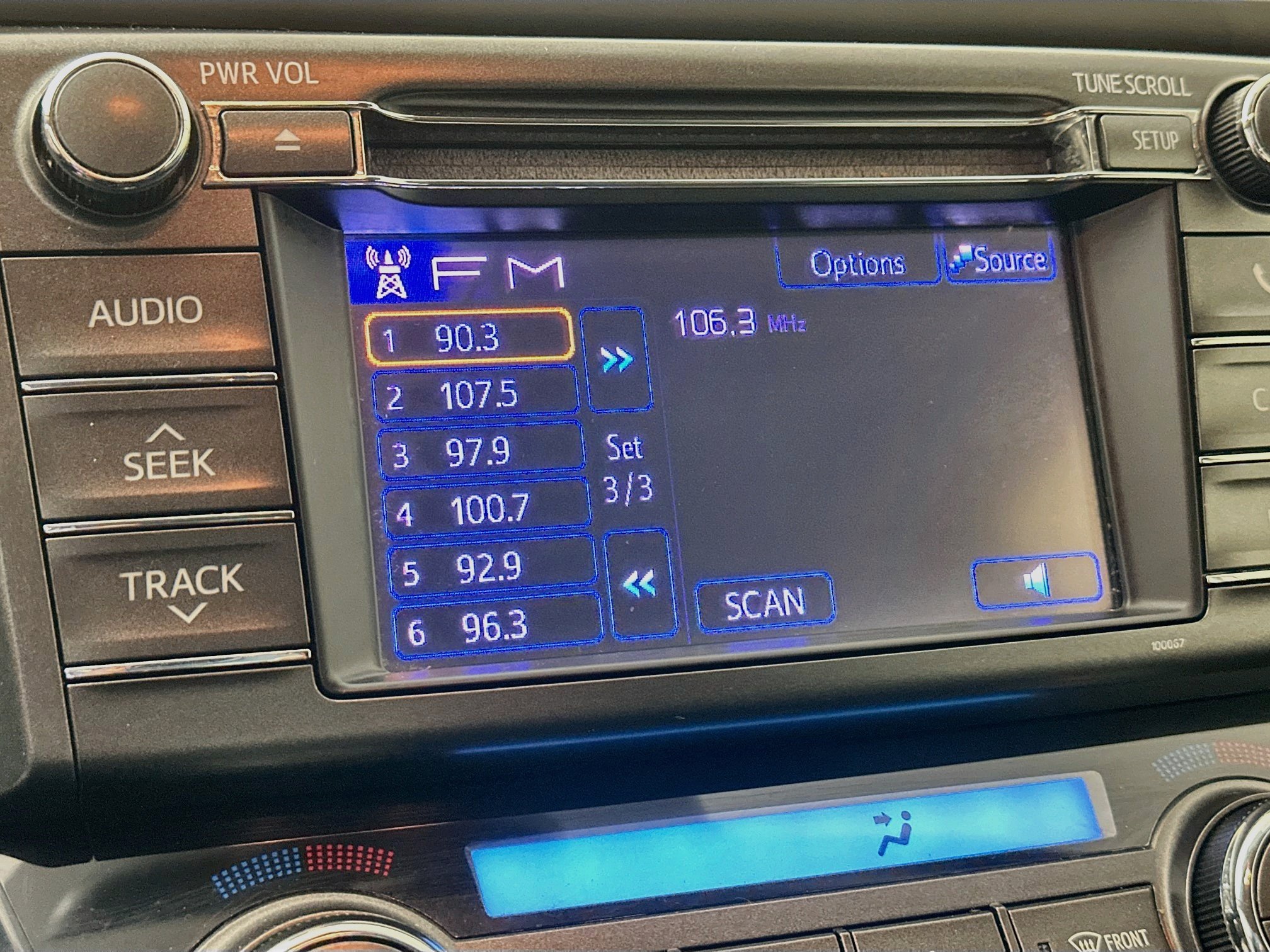 Used 2013 Toyota RAV4 XLE FWD image 19