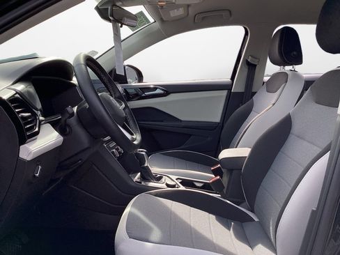 Certified 2025 Volkswagen Taos S AWD/4WD image 9