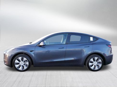 Used 2023 Tesla Model Y Long Range image 4