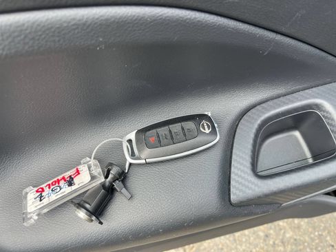 Used 2025 Nissan Versa SV FWD image 21