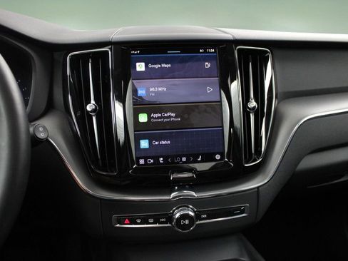 Certified 2025 Volvo XC60 B5 Core image 46