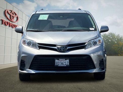 Certified 2018 Toyota Sienna LE FWD image 8