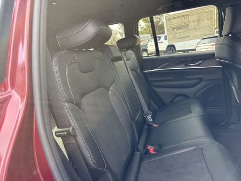 New 2026 Jeep Grand Cherokee Altitude image 22