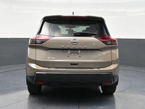 Used 2025 Nissan Rogue SV FWD image 4