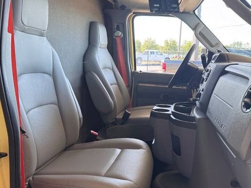 Used 2021 Ford E-450 and Econoline 450 Super Duty RWD image 12