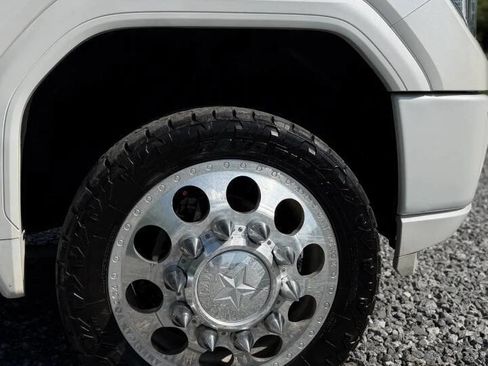 Used 2023 GMC Sierra 3500 Denali w/ Denali Ultimate Package AWD/4WD image 9