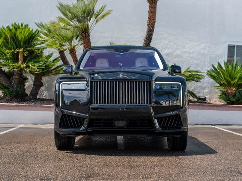 Used 2025 Rolls-Royce Cullinan Black Badge AWD/4WD image 5