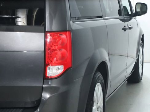 Certified 2019 Dodge Grand Caravan SE FWD image 44