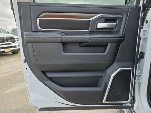 Used 2024 RAM 2500 Laramie image 15