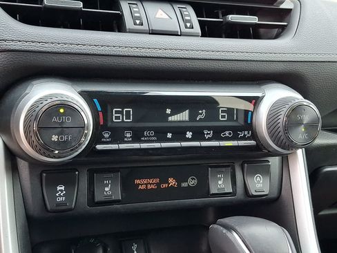 Used 2020 Toyota RAV4 XLE Premium AWD/4WD image 18