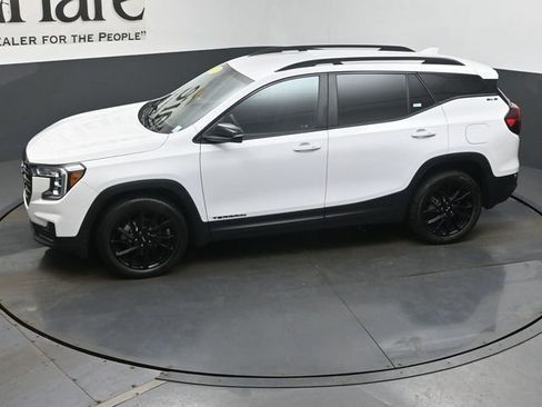 Used 2023 GMC Terrain SLE w/ Driver Convenience Package FWD image 58