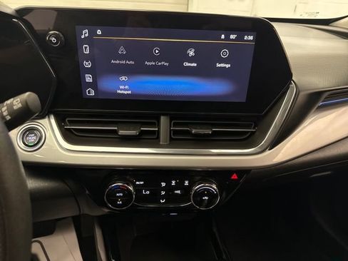 Certified 2024 Chevrolet Trax LT FWD image 18